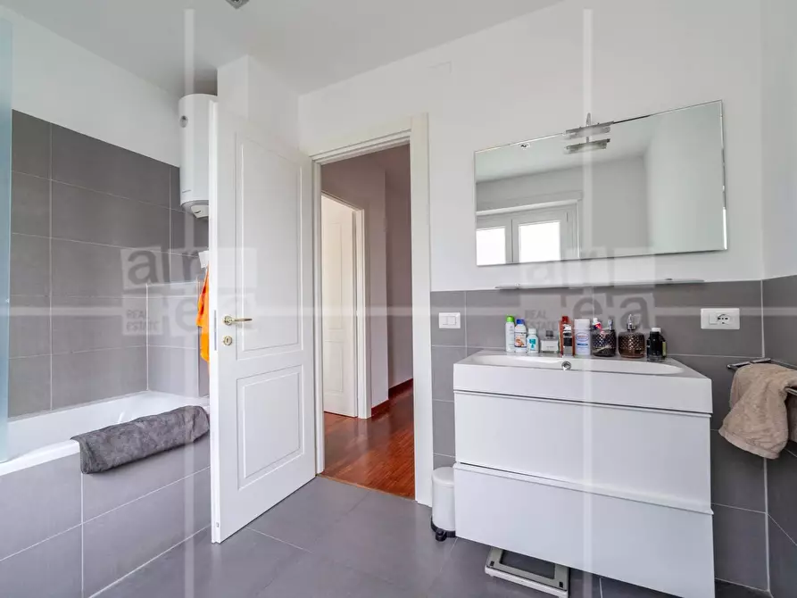 Immagine 21 di Appartamento in affitto  in Via Fiera Di Primiero 20 a Roma