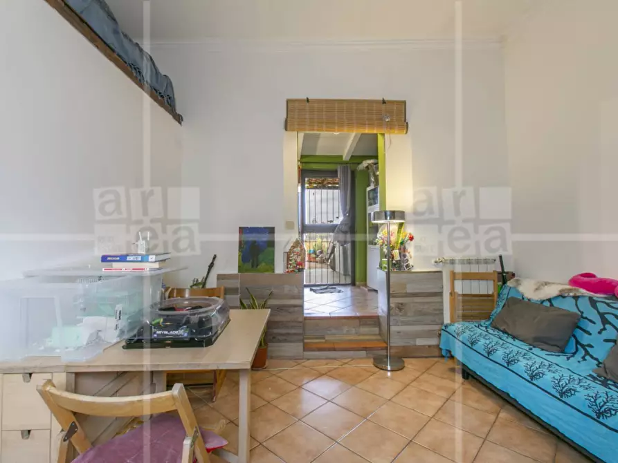 Immagine 2 di Casa indipendente in vendita  in Via Del Mandrione a Roma