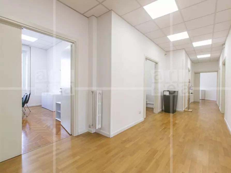 Immagine 3 di Ufficio in affitto  in Via Barberini a Roma