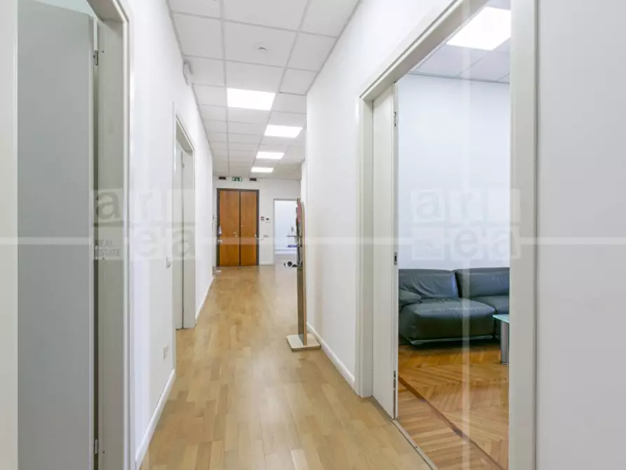 Immagine 30 di Ufficio in affitto  in Via Barberini a Roma