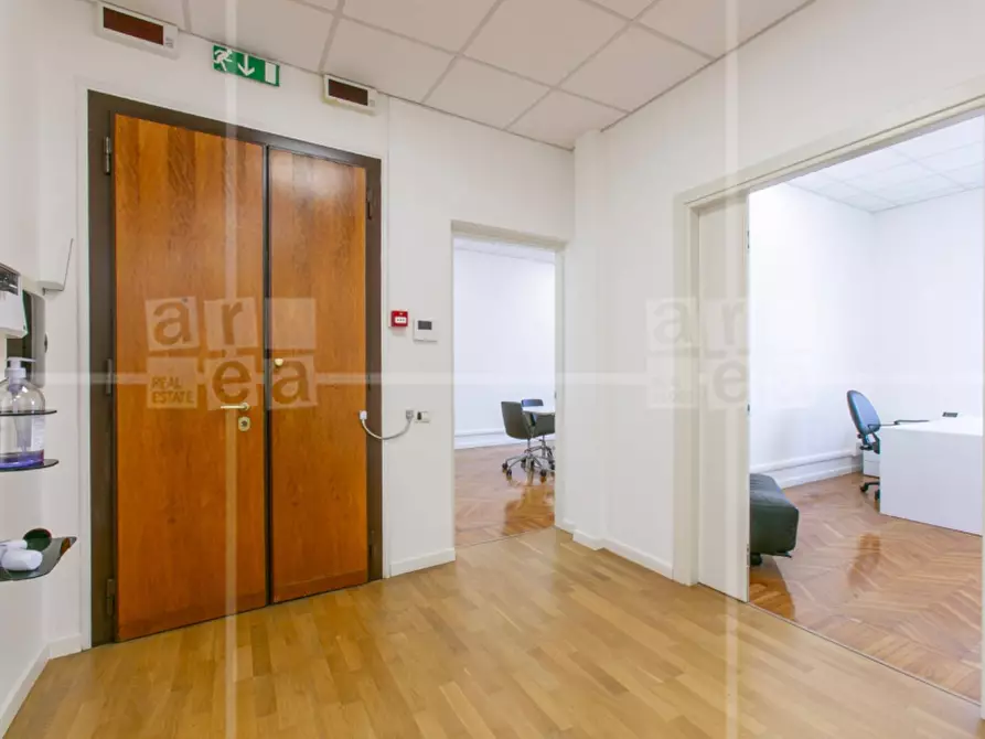 Immagine 31 di Ufficio in affitto  in Via Barberini a Roma