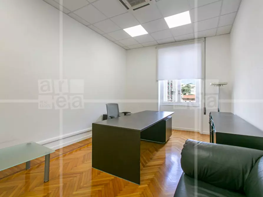 Immagine 11 di Ufficio in affitto  in Via Barberini a Roma