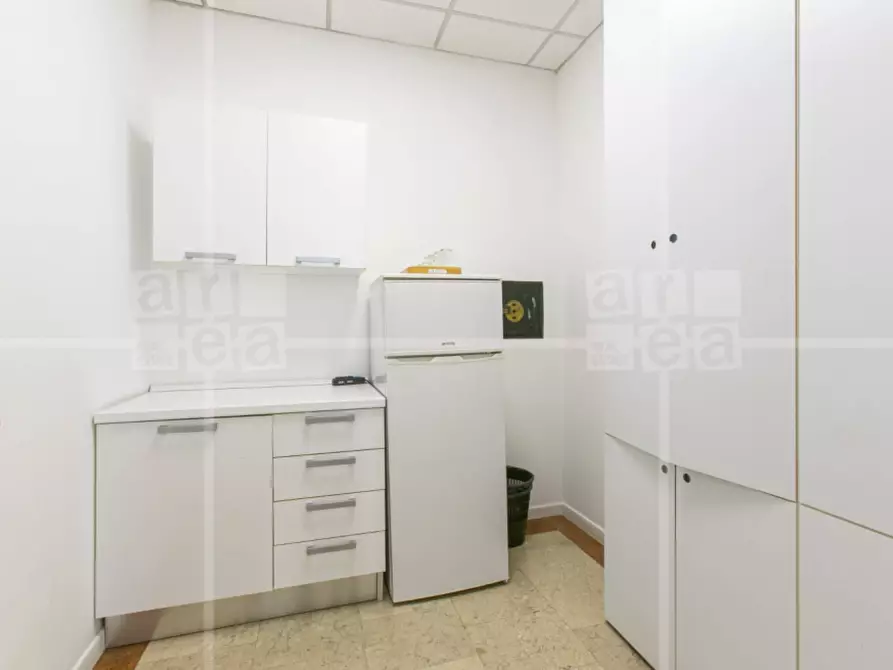 Immagine 17 di Ufficio in affitto  in Via Barberini a Roma