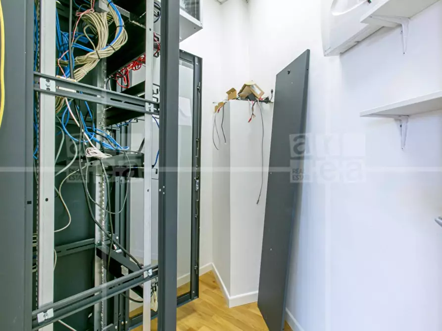 Immagine 21 di Ufficio in affitto  in Via Barberini a Roma