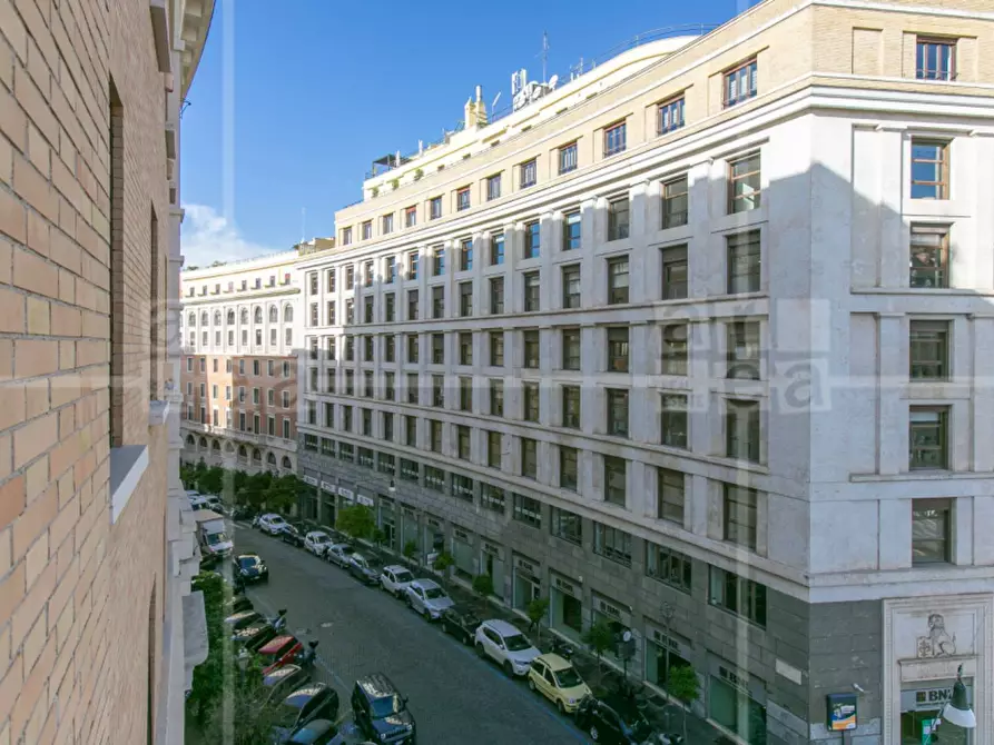 Immagine 34 di Ufficio in affitto  in Via Barberini a Roma