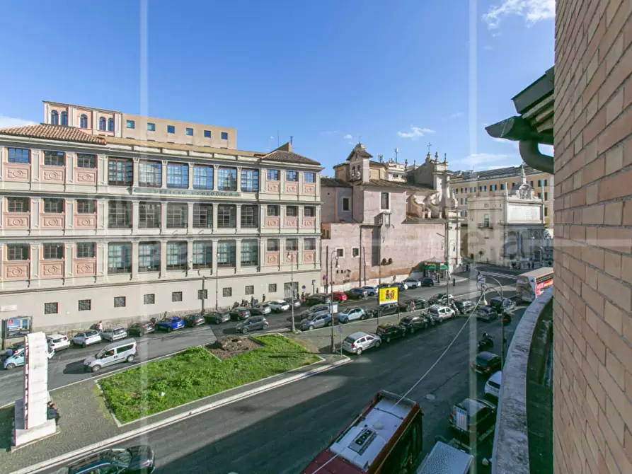 Immagine 35 di Ufficio in affitto  in Via Barberini a Roma