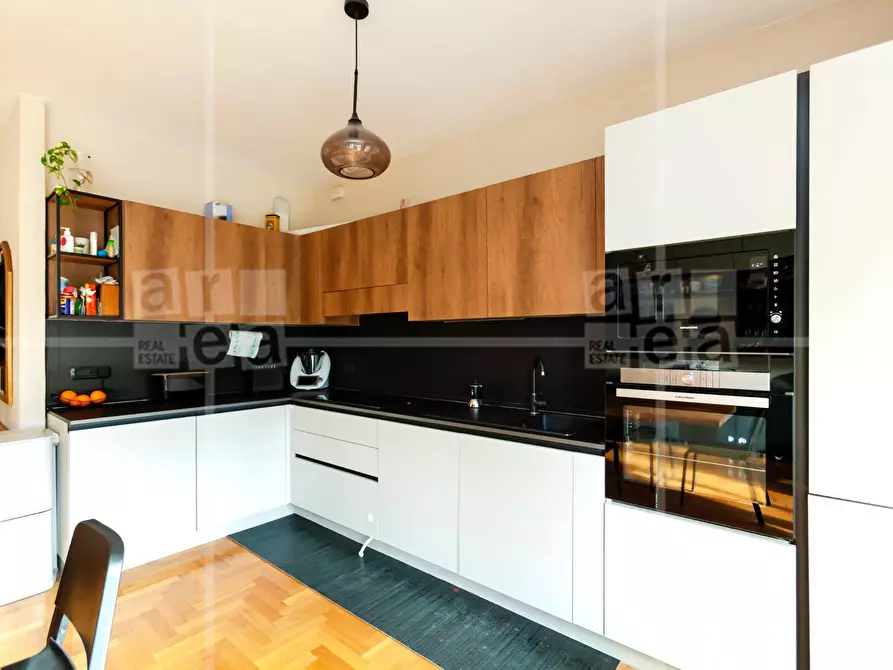 Immagine 5 di Appartamento in vendita  in Via Riva Ligure a Roma