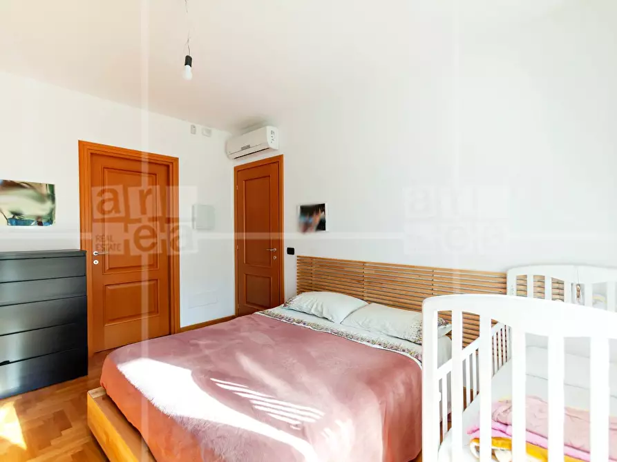 Immagine 13 di Appartamento in vendita  in Via Riva Ligure a Roma