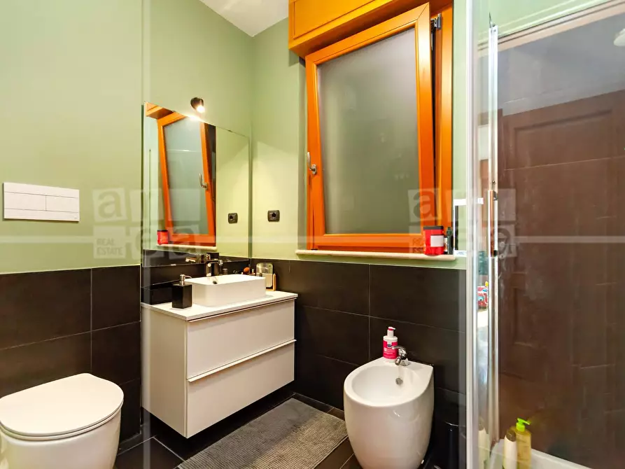 Immagine 15 di Appartamento in vendita  in Via Riva Ligure a Roma