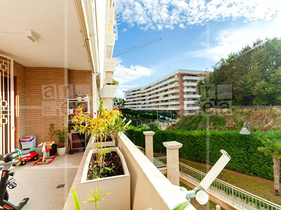 Immagine 22 di Appartamento in vendita  in Via Riva Ligure a Roma