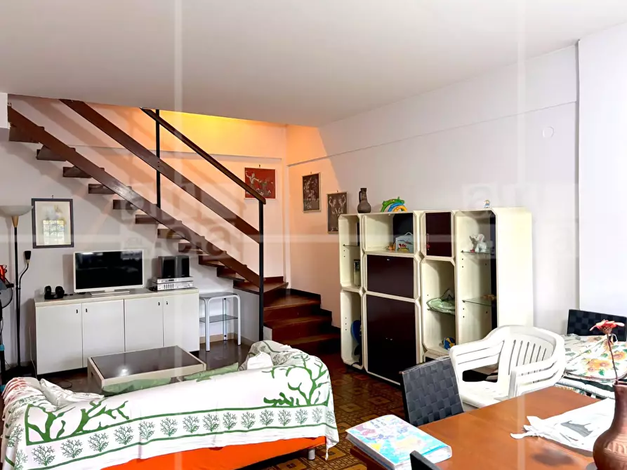 Immagine 2 di Villa in vendita  in Via Cneo Domizio a Santa Marinella