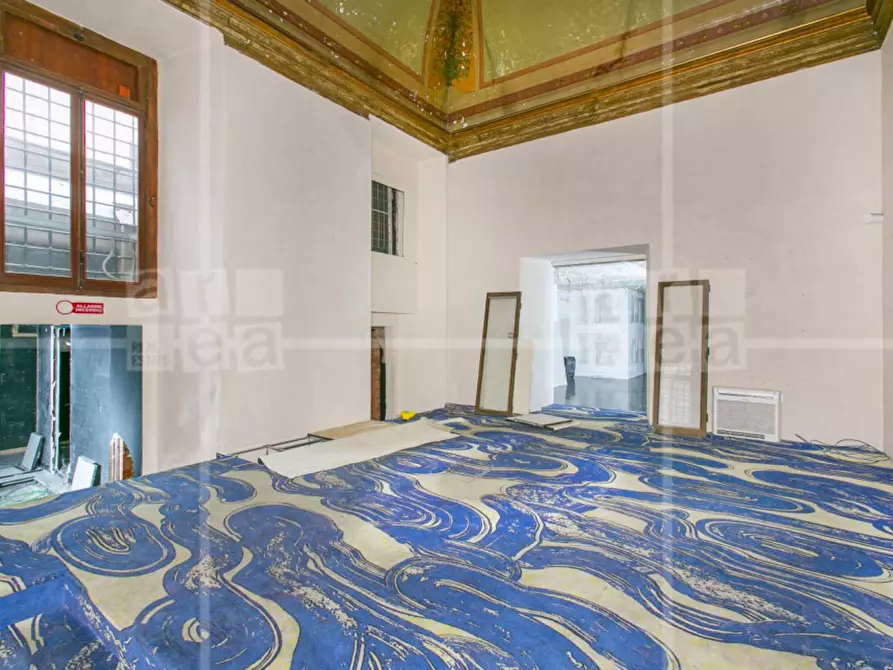 Immagine 5 di Locale commerciale in affitto  in Via Del Seminario a Roma