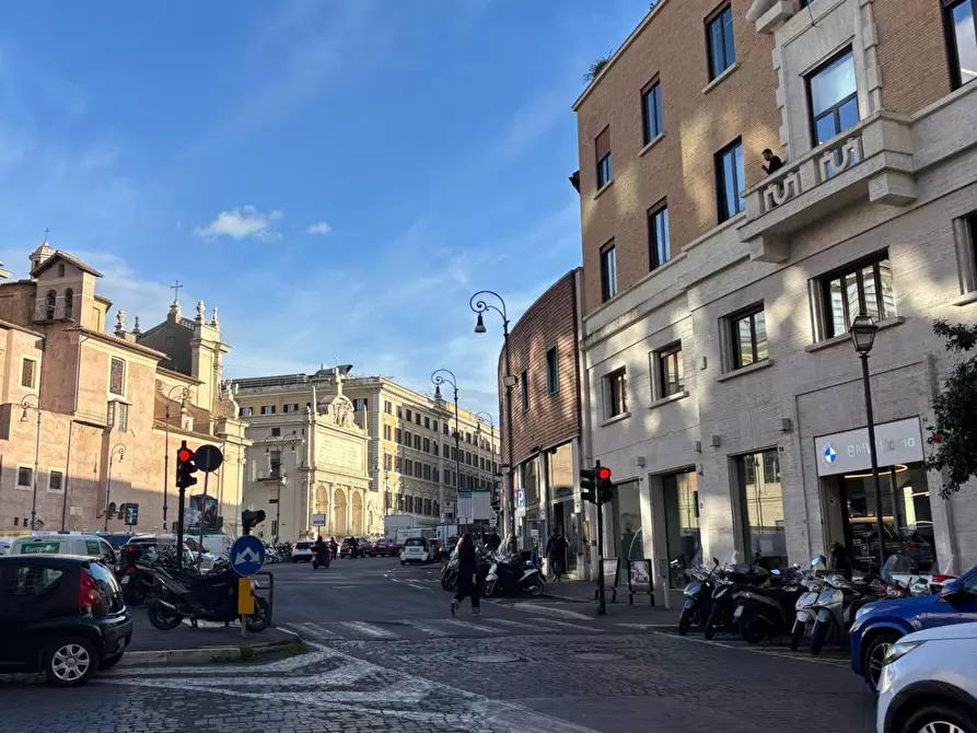 Immagine 5 di Ufficio in affitto  in Via Barberini a Roma