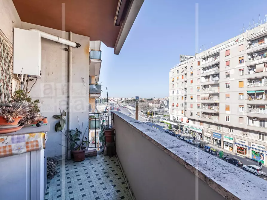 Immagine 21 di Appartamento in vendita  in via tiburtina 384 a Roma