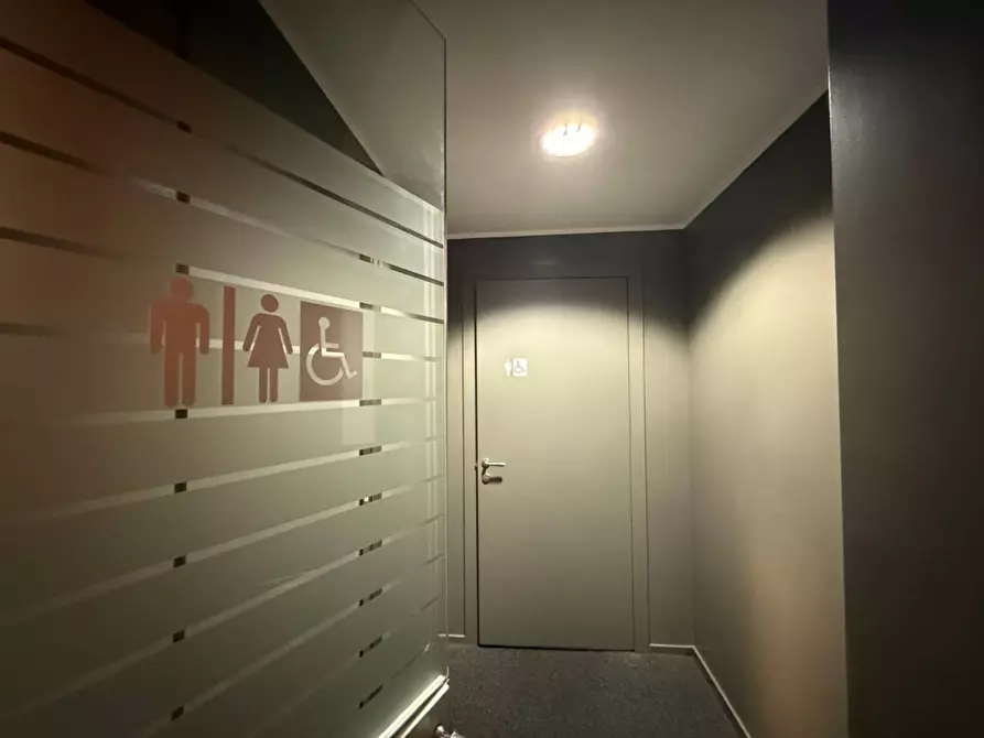 Immagine 18 di Ufficio in affitto  in PIazza Euclide 36 a Roma