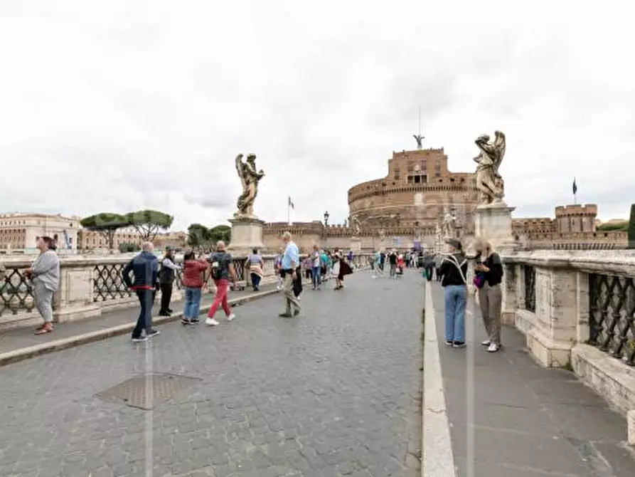 Immagine 1 di Appartamento in vendita  in Via Paola a Roma