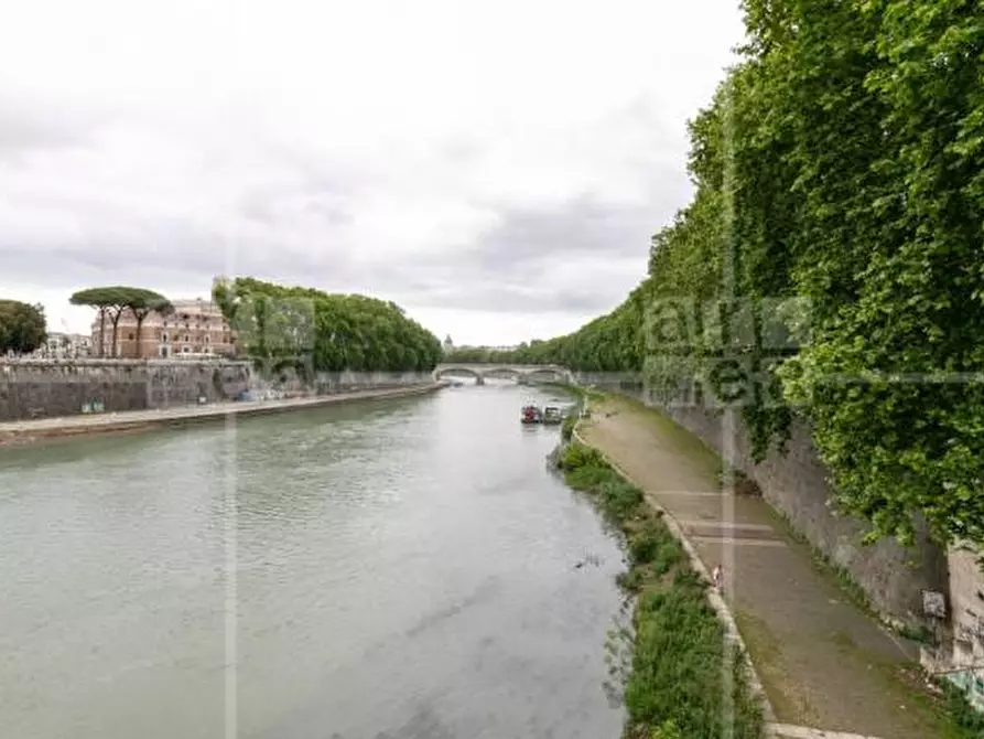 Immagine 3 di Appartamento in vendita  in Via Paola a Roma