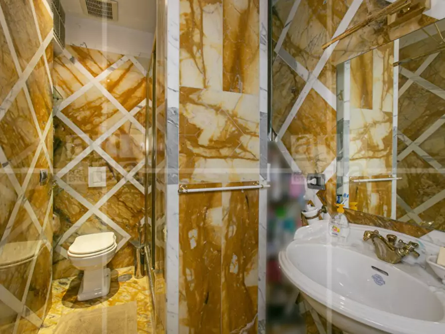 Immagine 24 di Appartamento in vendita  in Via Delle Zoccolette 30 a Roma