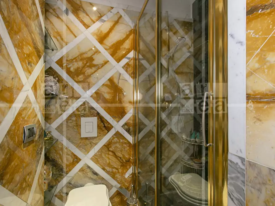 Immagine 23 di Appartamento in vendita  in Via Delle Zoccolette 30 a Roma