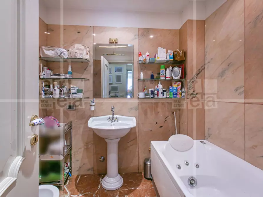 Immagine 21 di Appartamento in vendita  in Via Delle Zoccolette 30 a Roma