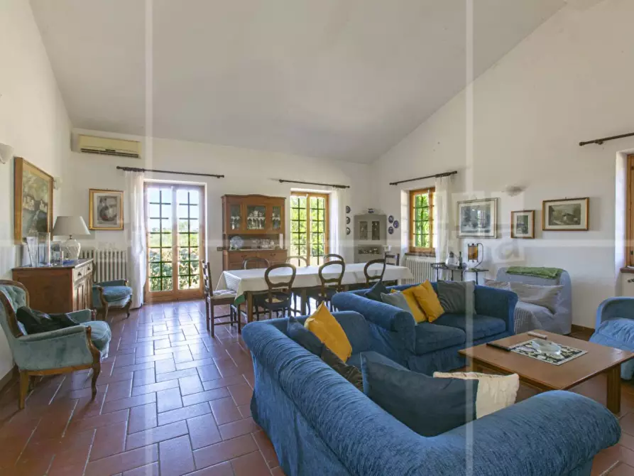 Immagine 2 di Villa in vendita  in Via Francesco Perrella a Roma