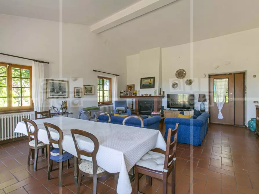 Immagine 3 di Villa in vendita  in Via Francesco Perrella a Roma