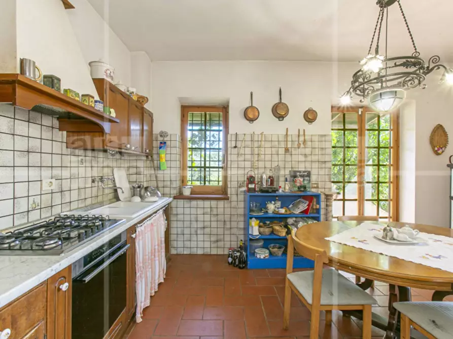 Immagine 10 di Villa in vendita  in Via Francesco Perrella a Roma