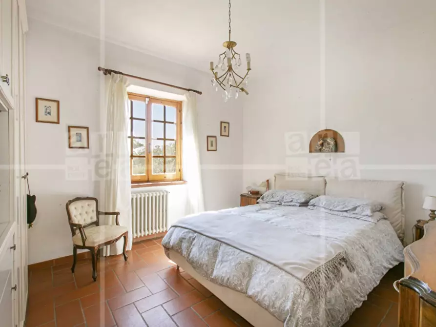 Immagine 13 di Villa in vendita  in Via Francesco Perrella a Roma