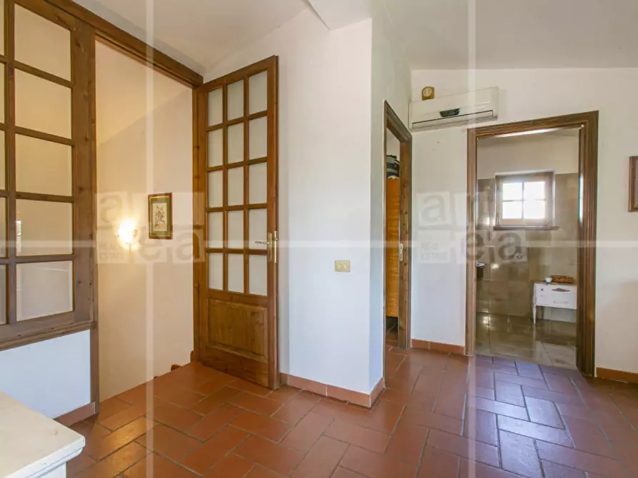 Immagine 18 di Villa in vendita  in Via Francesco Perrella a Roma