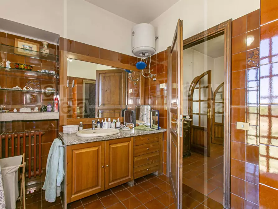 Immagine 24 di Villa in vendita  in Via Francesco Perrella a Roma