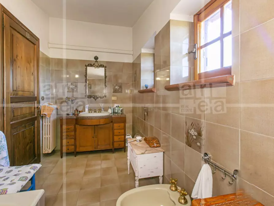 Immagine 26 di Villa in vendita  in Via Francesco Perrella a Roma