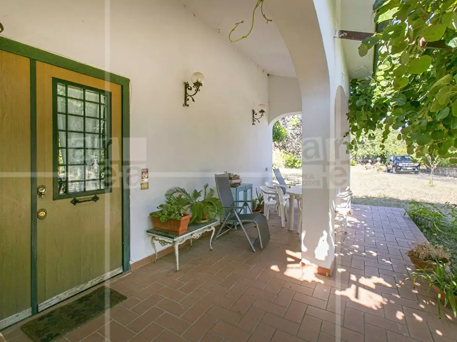 Immagine 33 di Villa in vendita  in Via Francesco Perrella a Roma