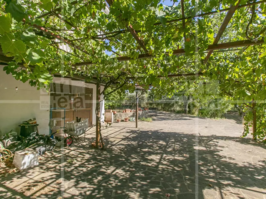 Immagine 37 di Villa in vendita  in Via Francesco Perrella a Roma