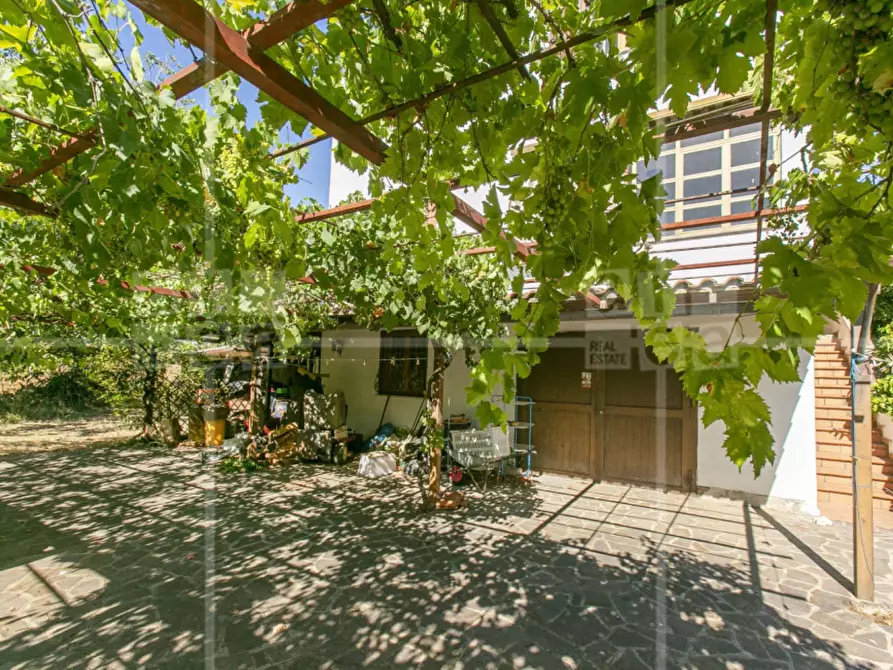 Immagine 38 di Villa in vendita  in Via Francesco Perrella a Roma