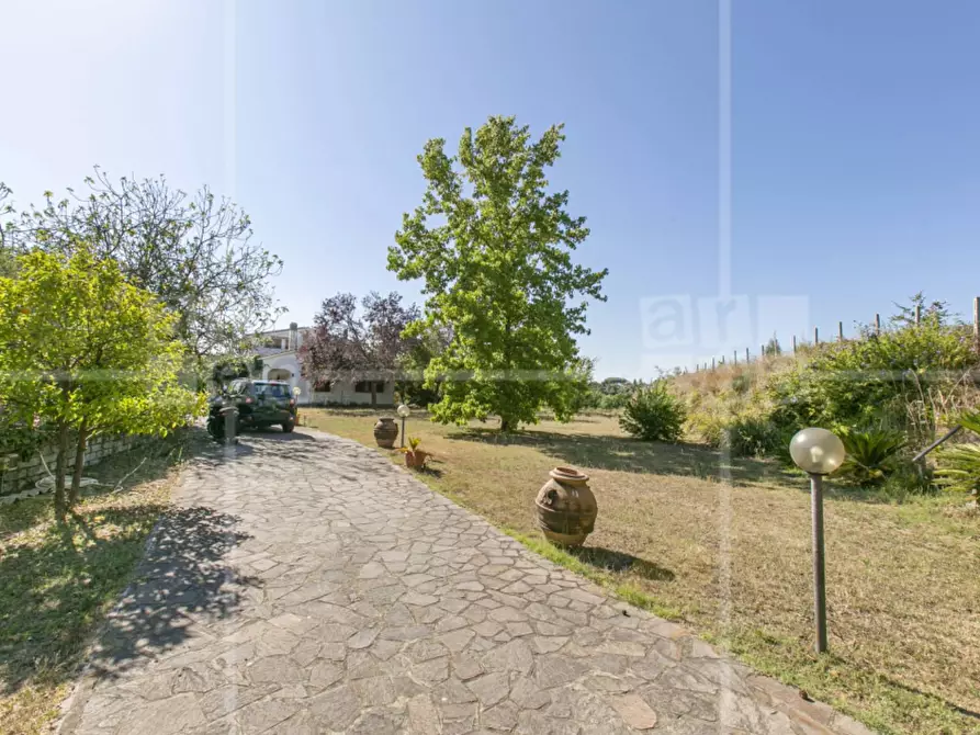 Immagine 44 di Villa in vendita  in Via Francesco Perrella a Roma