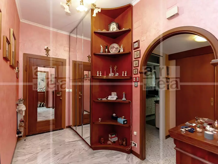 Immagine 7 di Appartamento in vendita  in Viale Guglielmo Marconi a Roma