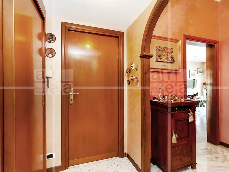 Immagine 9 di Appartamento in vendita  in Viale Guglielmo Marconi a Roma