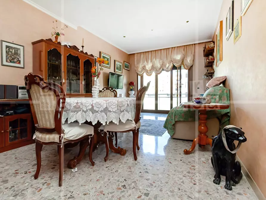 Immagine 2 di Appartamento in vendita  in Viale Guglielmo Marconi a Roma