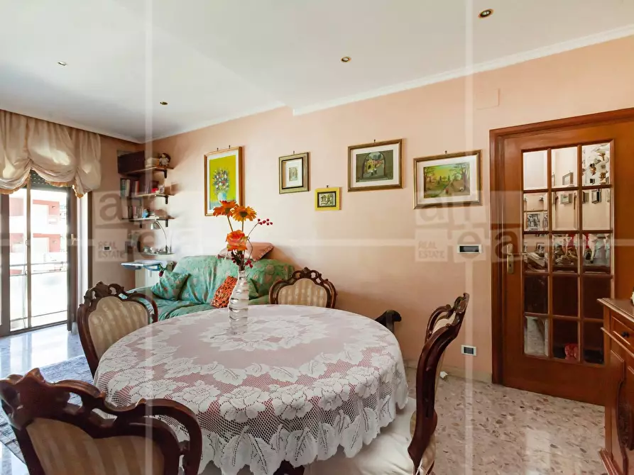 Immagine 1 di Appartamento in vendita  in Viale Guglielmo Marconi a Roma