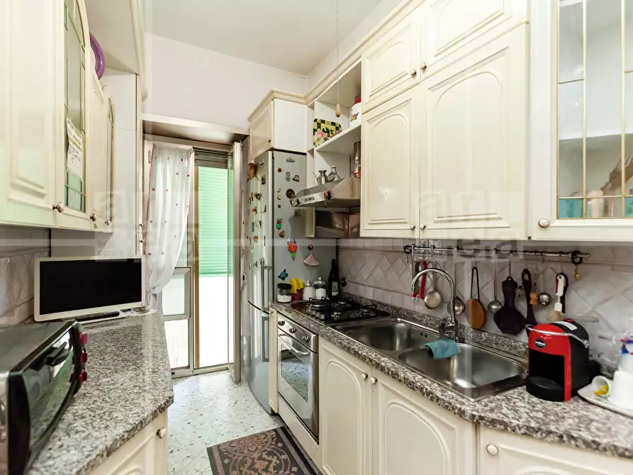 Immagine 15 di Appartamento in vendita  in Viale Guglielmo Marconi a Roma