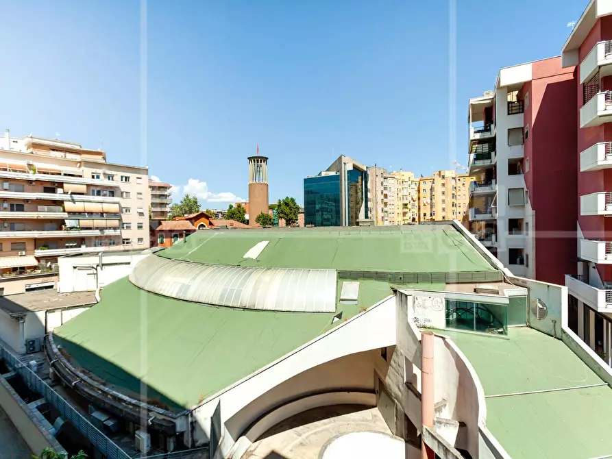 Immagine 26 di Appartamento in vendita  in Viale Guglielmo Marconi a Roma