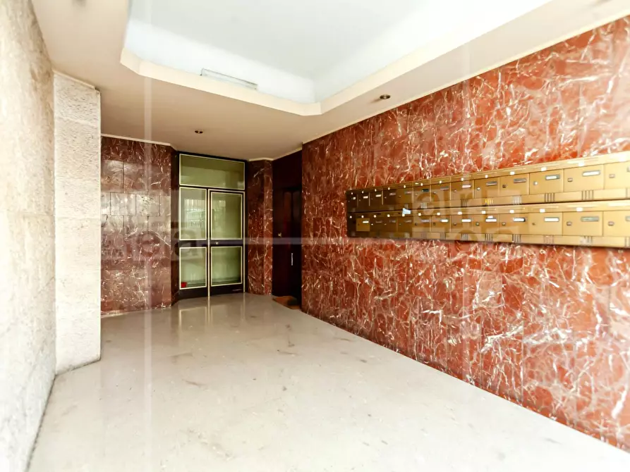 Immagine 27 di Appartamento in vendita  in Viale Guglielmo Marconi a Roma