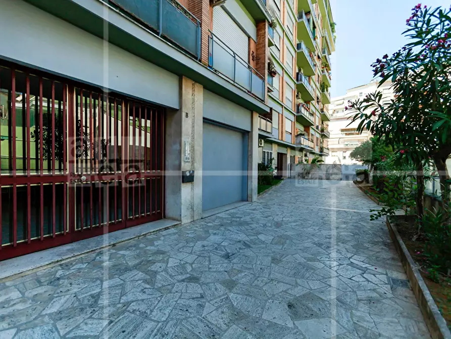 Immagine 28 di Appartamento in vendita  in Viale Guglielmo Marconi a Roma