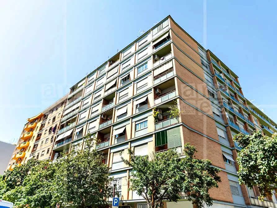 Immagine 29 di Appartamento in vendita  in Viale Guglielmo Marconi a Roma