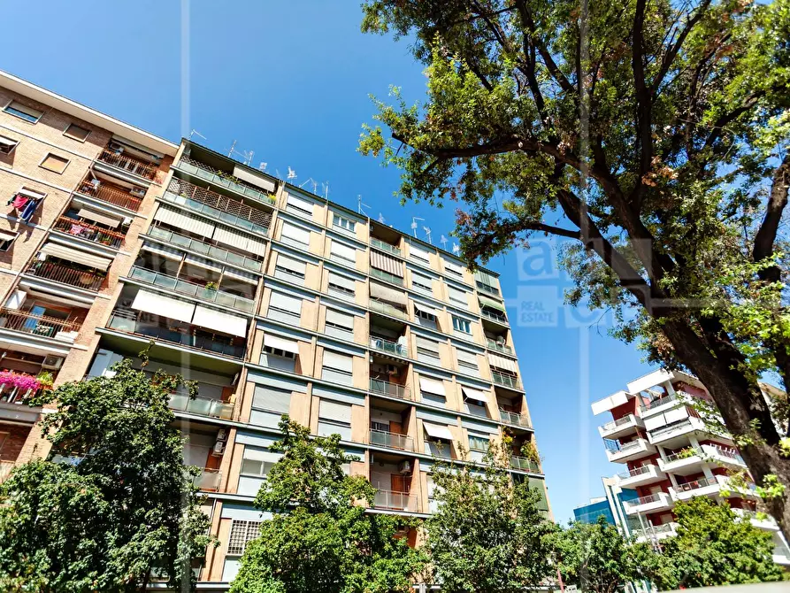 Immagine 30 di Appartamento in vendita  in Viale Guglielmo Marconi a Roma