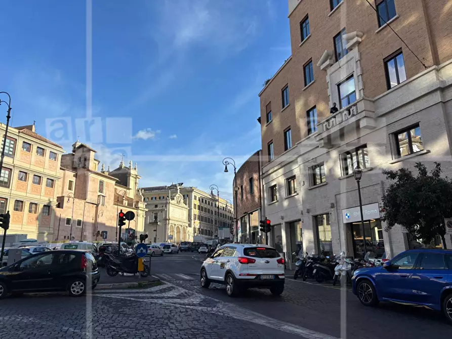 Immagine 8 di Ufficio in affitto  in Via Barberini a Roma