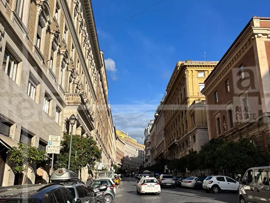Immagine 11 di Ufficio in affitto  in Via Barberini a Roma