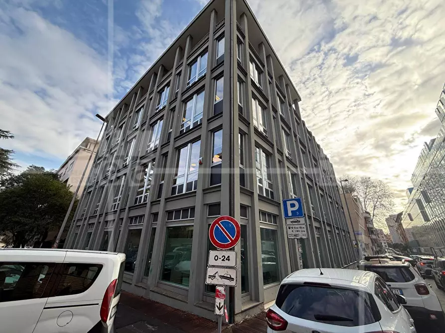 Immagine 3 di Ufficio in affitto  in Via Ombrone a Roma