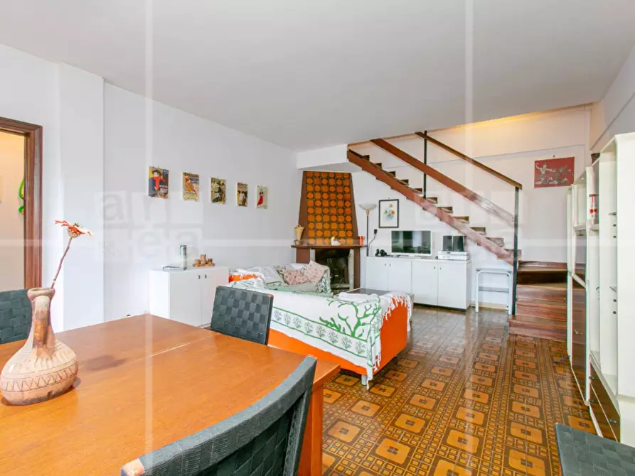 Immagine 4 di Villa in vendita  in Via Cneo Domizio a Santa Marinella