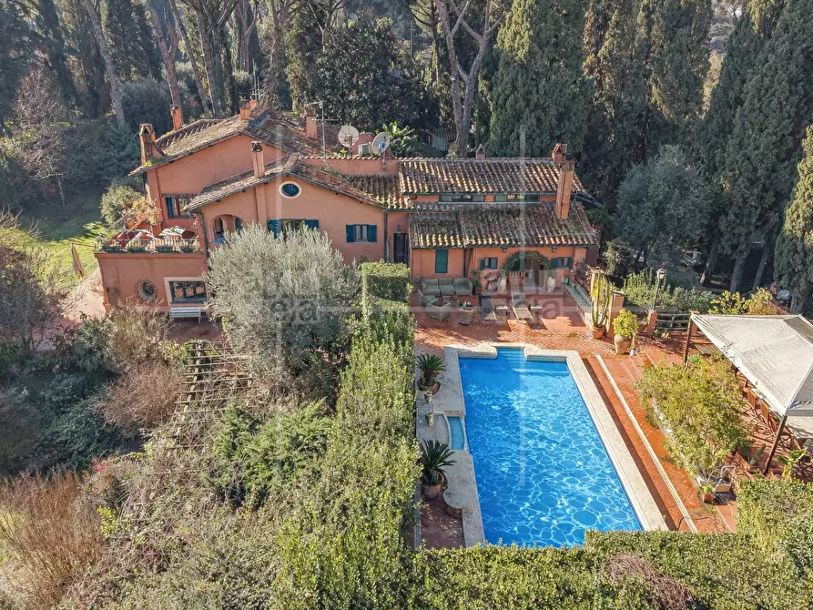 Immagine 2 di Villa in vendita  in Via Appia Antica a Roma